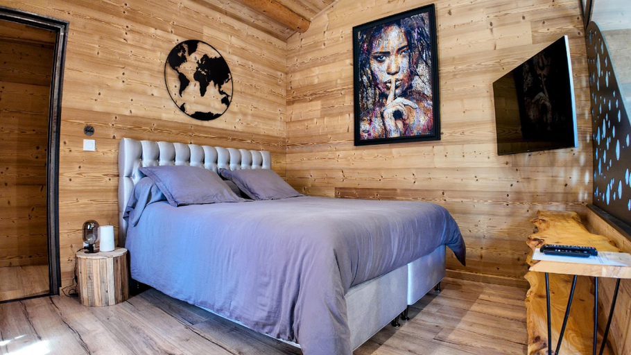 Bedroom 2, Les Fermes de Manat, Loire