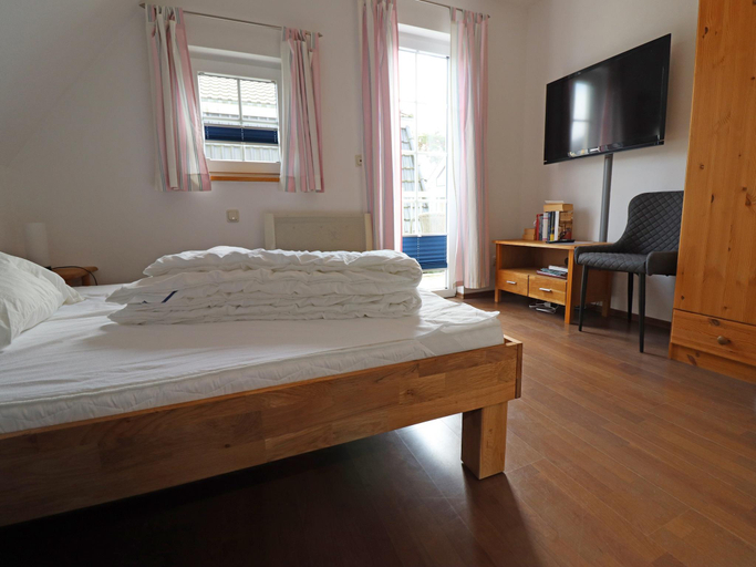 Bedroom 2, Doppelhaushalfte Bernsteinhaus II, Trassenheide, Vorpommern-Greifswald