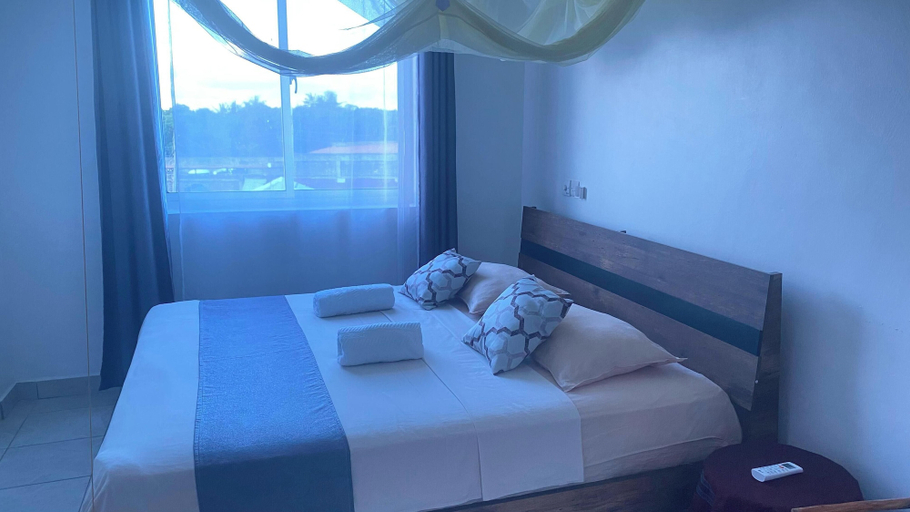 Room 3, Apartment Sleeps 6 With Free Parking, Nyali