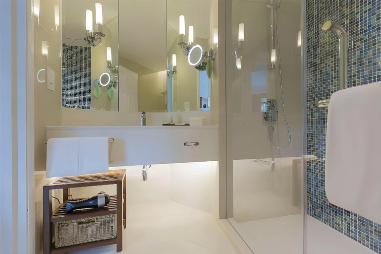 Bathroom 9