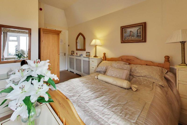 Bedroom 2, Robin Hill House