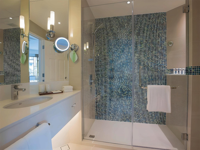Bathroom 14