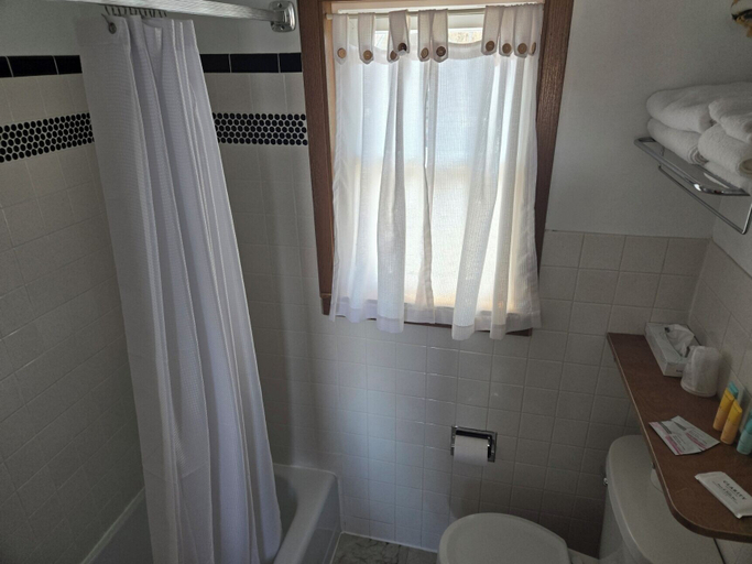 Bathroom 5, A Bridge View Inn, Brule