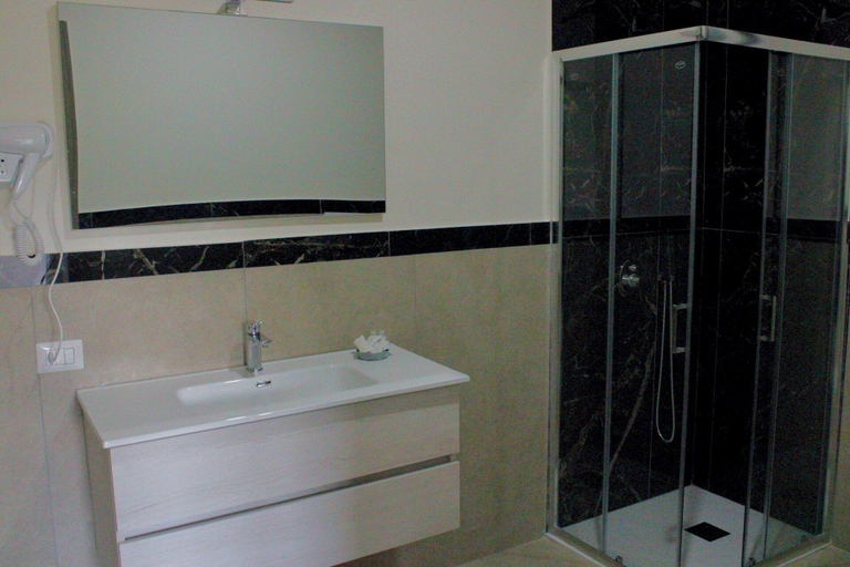 Bathroom, BB Coast to Coast, Salerno
