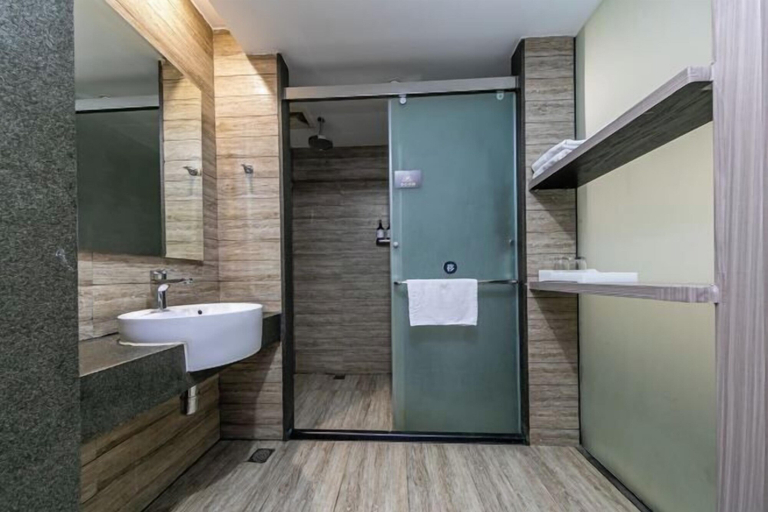 Bathroom 4, Haizhilv Holiday Hotel, Zhoushan