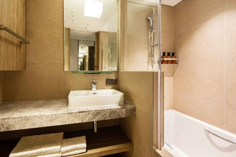 Bathroom 29