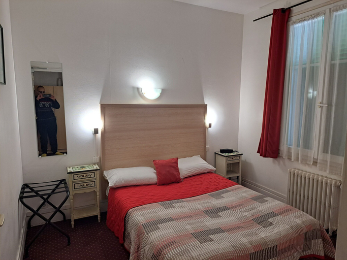 Bedroom 5, BEAUSEJOUR, Nièvre