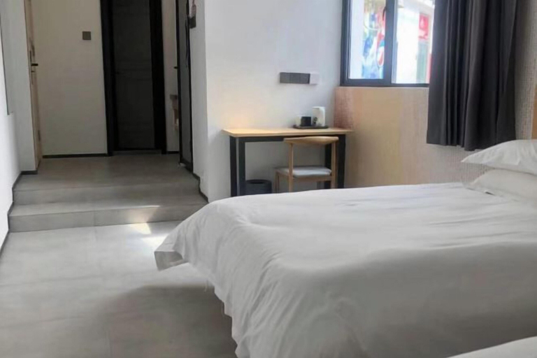 Bedroom 3, Xinyu Hotel, Shanghai