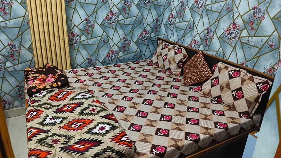 Others 4, Dev In Guest House, Varanasi