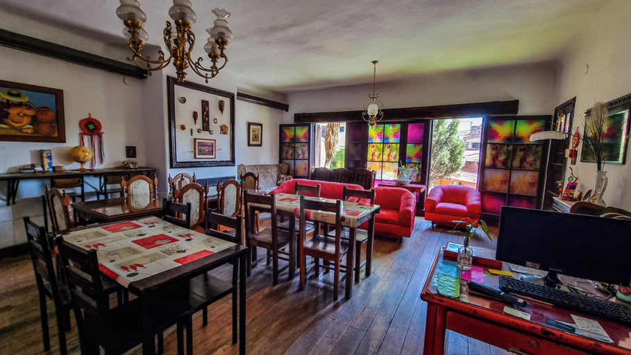 Food & Drinks, Pacha Hostel, Capital
