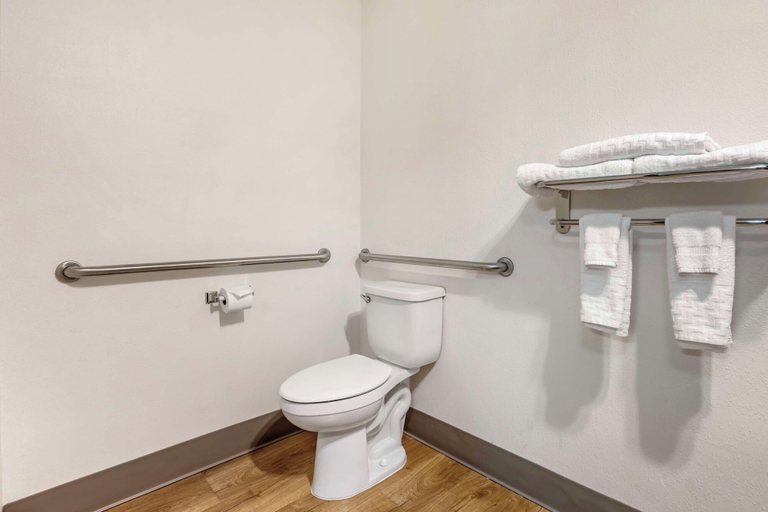 Bathroom 4, Best Western Aladdin Inn, Cowlitz