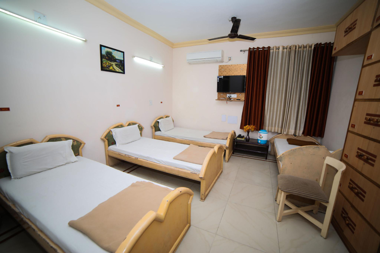 Bedroom 2, Hotel Vrundavan Residency, Vadodara