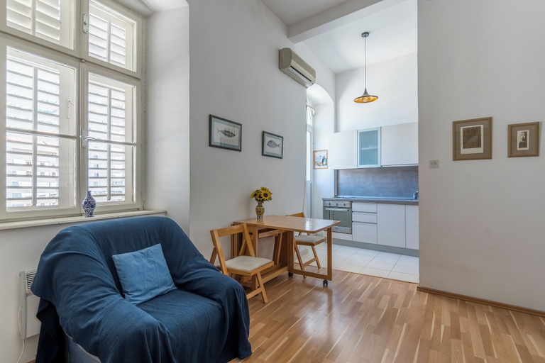 Others 4, Central Cathedral Apartment