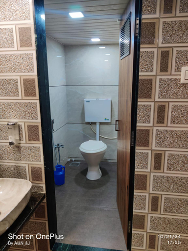 Bathroom 3, Ekta Dormitory , Mumbai Suburban