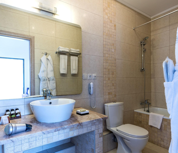 Bathroom, Rahoni Cronwell By Diomedes Group, Central Macedonia