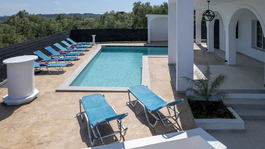 Sport & Beauty 2, Gigi Star Luxury ApartVilla with Pool, Sea View, Ionian Islands