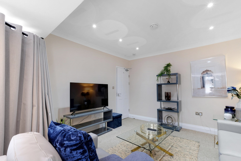 Others 5, Stylish 4 Bedroom Home in Brightside Ave, Surrey