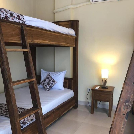 4, Oka's Guest House 2 Batu Bolong, Badung