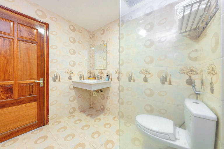 Bathroom 2, Hang Nga Hotel, Nha Trang