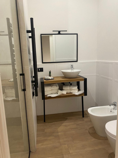 Bathroom 3, AR b&b Nel Cuore di Napoli, Napoli