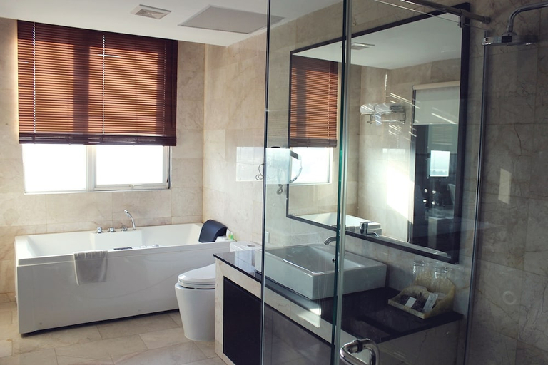 Bathroom 5, The BCC Hotel and Residence Batam, Batam