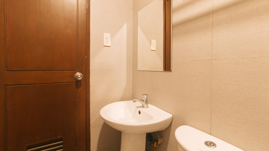 Bathroom 5, RedDoorz @ Traveler Inn Matina, Davao City