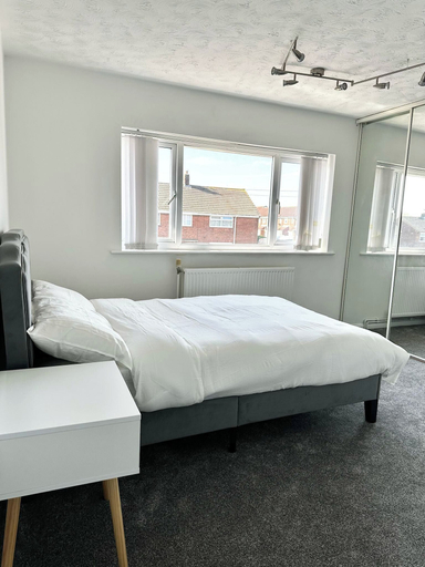 Room 2, Hartlepool-3 bd House-sleeps5-free Parking&netflix, Hartlepool