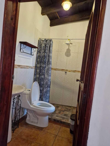 Bathroom 4, Cozy Colonial Style Azotea Apartments, Antigua Guatemala