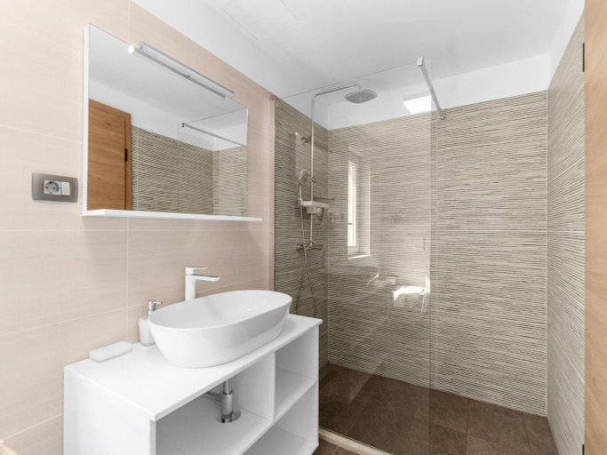 Bathroom 2, Villa in Istria with Heated Eco Pool, Brtonigla