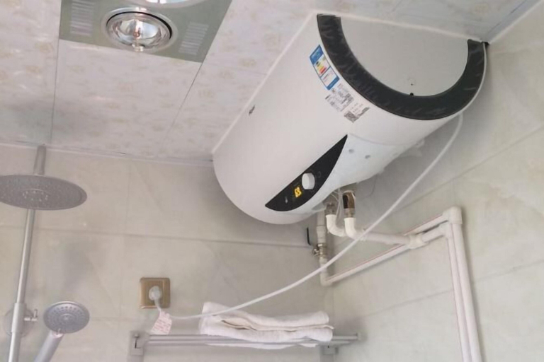 Bathroom 4, Luqu Hongshiya Holiday Hotel, Gannan Tibetan