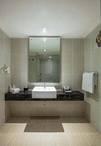 Bathroom 23
