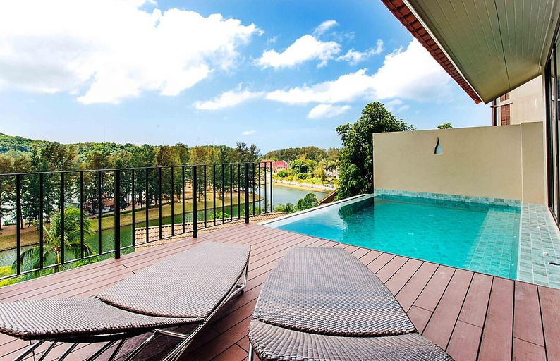 Swimming Pool 26