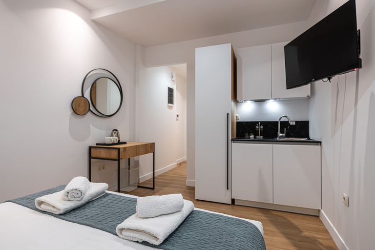 Room 2, Kriel Suites by LIV Homes Room 103, Attica