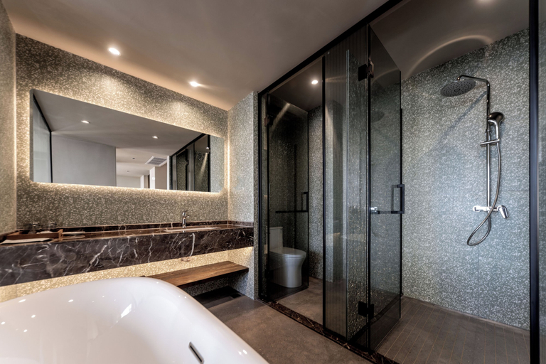 Bathroom 4, Dali Qingmai Seaview Resort, Dali Bai