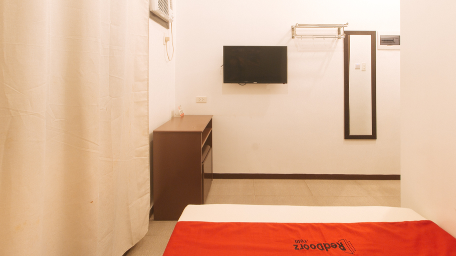Bedroom 4, RedDoorz @ Traveler Inn Matina, Davao City