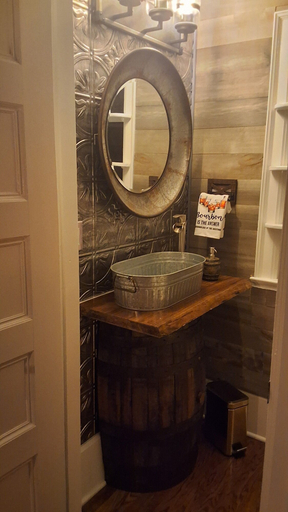 Bathroom 4, Bourbon Barrel Inn Bed & Breakfast, Jefferson