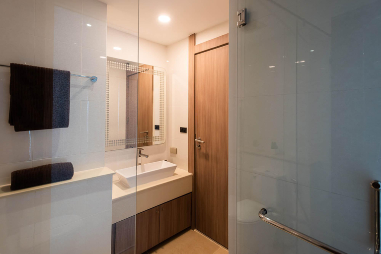 Bathroom 3, Nam Talay Condo, Pattaya