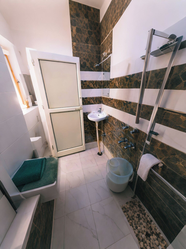 Others 5, Singh Hotel and Resorts, Delhi