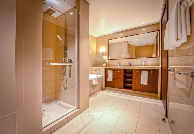 Others 5, Easygo-upscale 2BR /iconic View Bldp03, Dubai