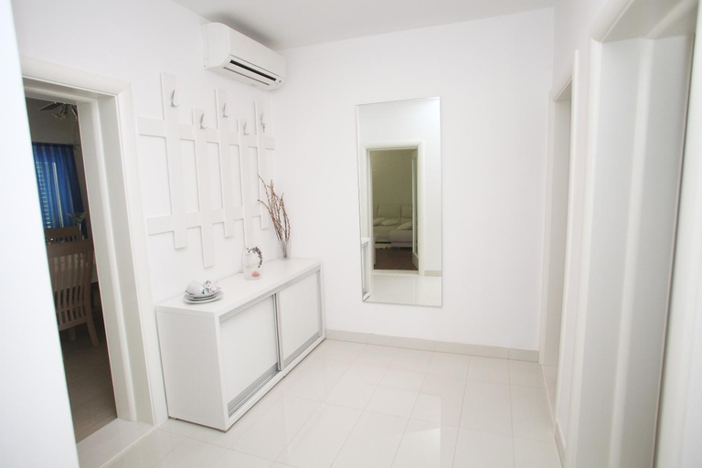 Others 3, Apartments Nakir, Trogir
