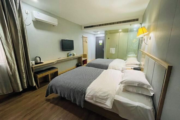 Bedroom 2, Huayi Commercial Hotel, Jiyuan shi
