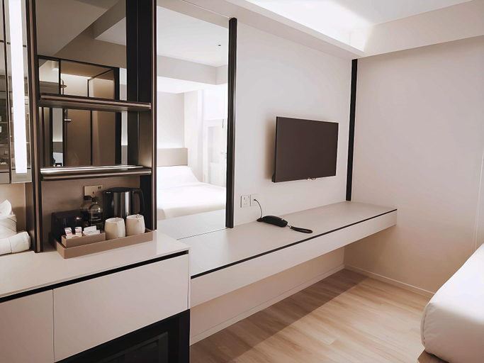 Bathroom 18