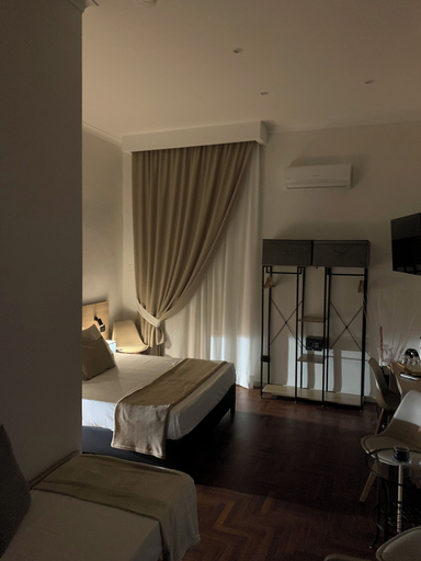 Others 5, ar.b&b nel cuore di napoli, Napoli
