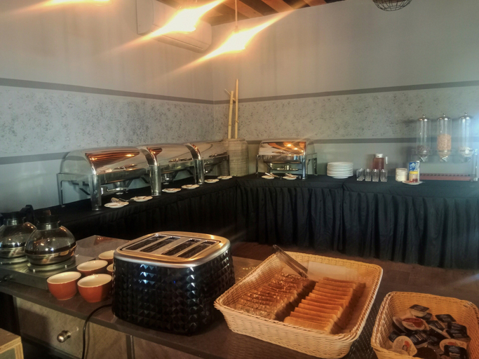 Food & Drinks, Lagoon Lodge