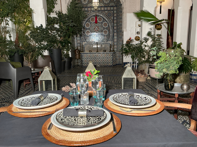 Food & Drinks 5, Dar 7 Louyat, Fès