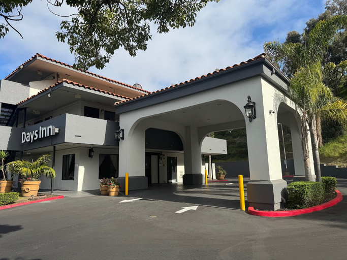 Exterior & Views 2, Days Inn by Wyndham Encinitas Moonlight Beach, San Diego