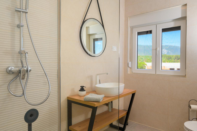 Bathroom 4, Villa Zvonimir, Janjina