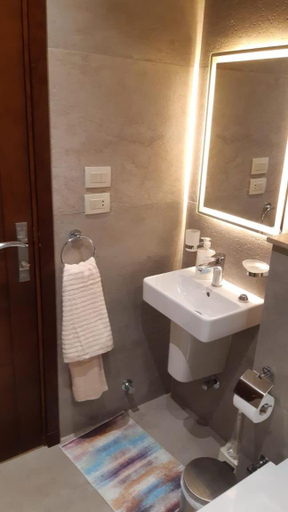 Bathroom 2, The Luxe Retreat and Uniqueness, New Cairo City