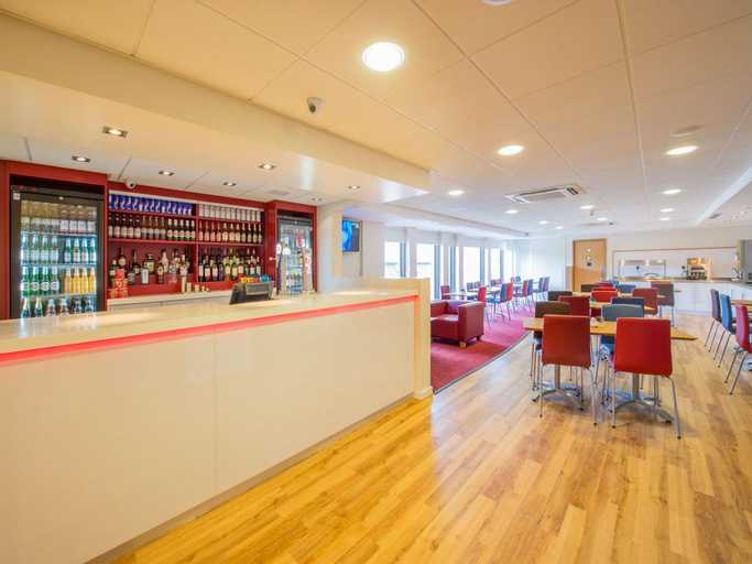 Public Area, Travelodge Harrogate West Park, North Yorkshire