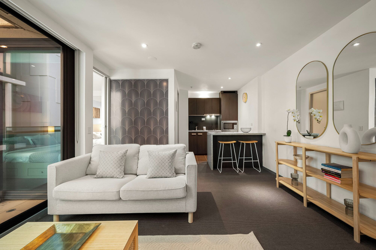 Others 5, City Stays, Melbourne